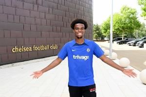 德天空：莱比锡已开始商谈引进楚克乌梅卡，愿意出售西蒙斯