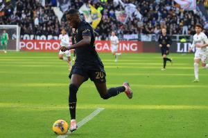 英媒：尤文和巴黎谈判陷入停滞，穆阿尼被推荐至曼联、热刺等队