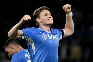 意媒：麦克托米奈缺席那不勒斯热身赛，因肌肉疲劳&只是预防措施