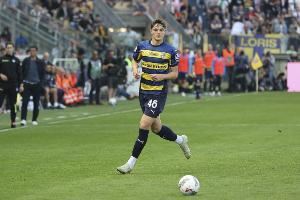 记者：莱奥尼今日前往英格兰接受利物浦体检，本赛季不会被外租