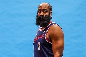 哈登：我爸没陪伴我成长 所以我会安排好日程&多陪陪我儿子