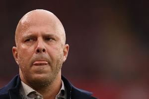 英媒:球迷们在比赛中对斯洛特高唱“明天早上你要被解雇了”