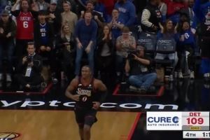 马上报仇！马克西抢断快速反击 左手潇洒隔扣康宁汉姆！